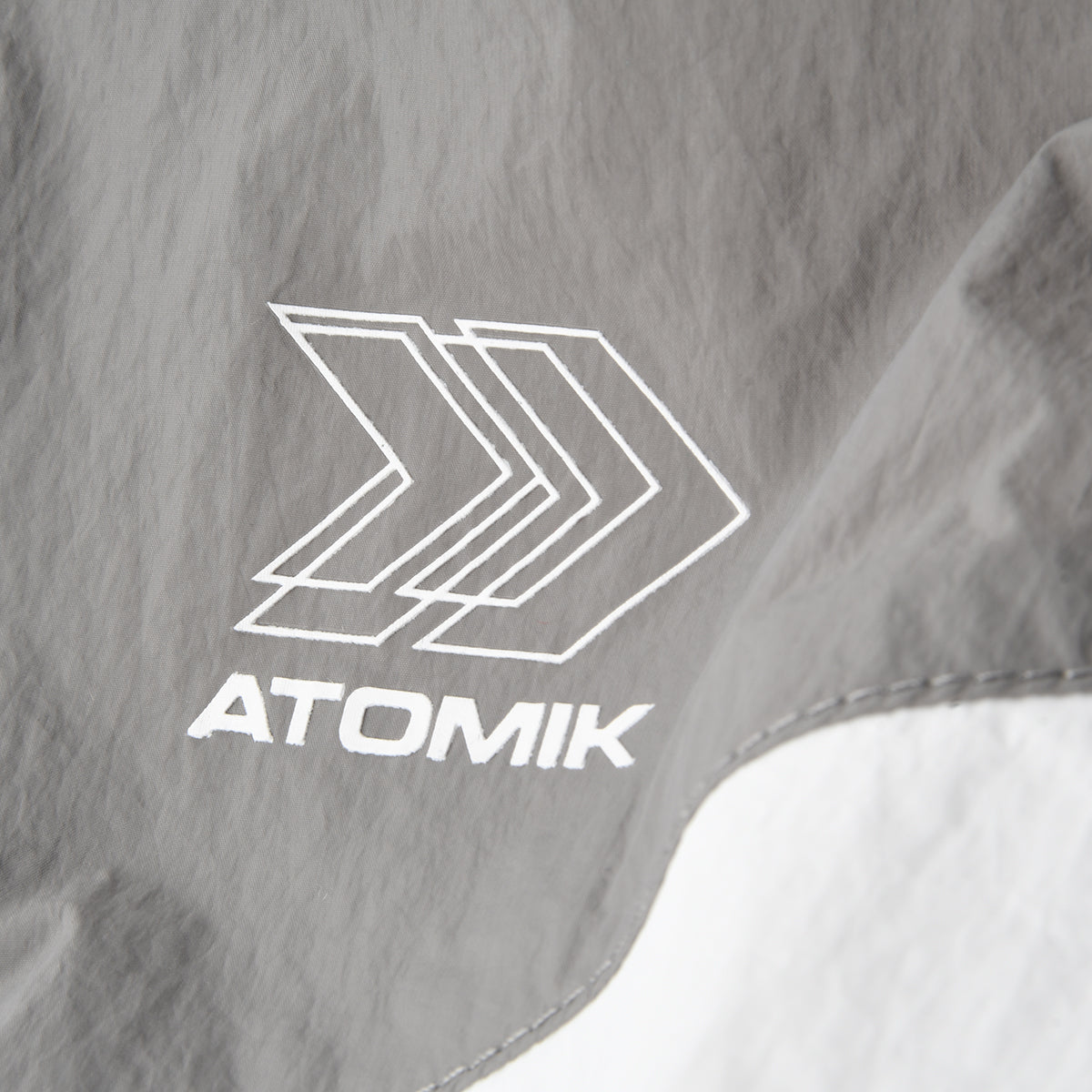 Campera Atomik Rompeviento West Niño