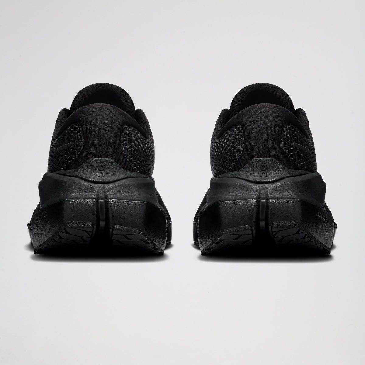 Zapatillas ON Cloudrunner Max Mujer malla