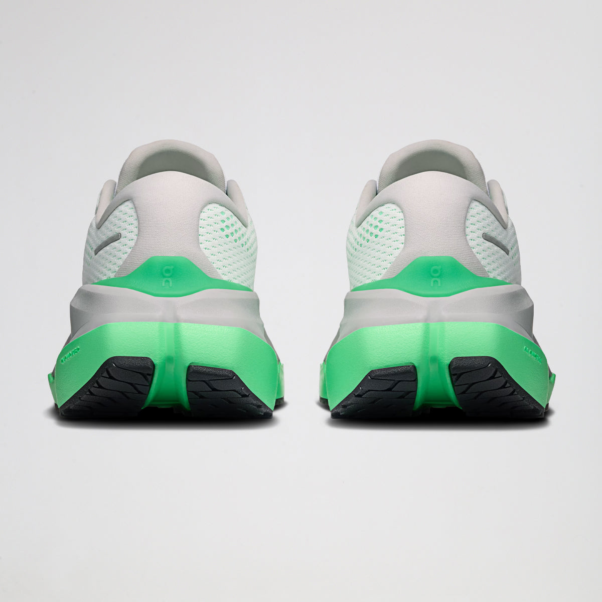Zapatillas ON Cloudrunner Max Helion Mujer