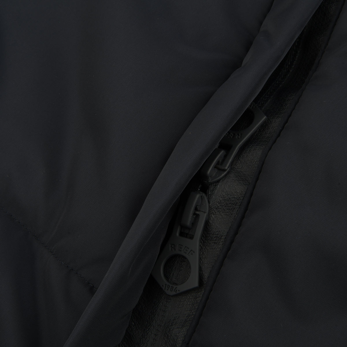 Campera Reef Benue Logo Hombre