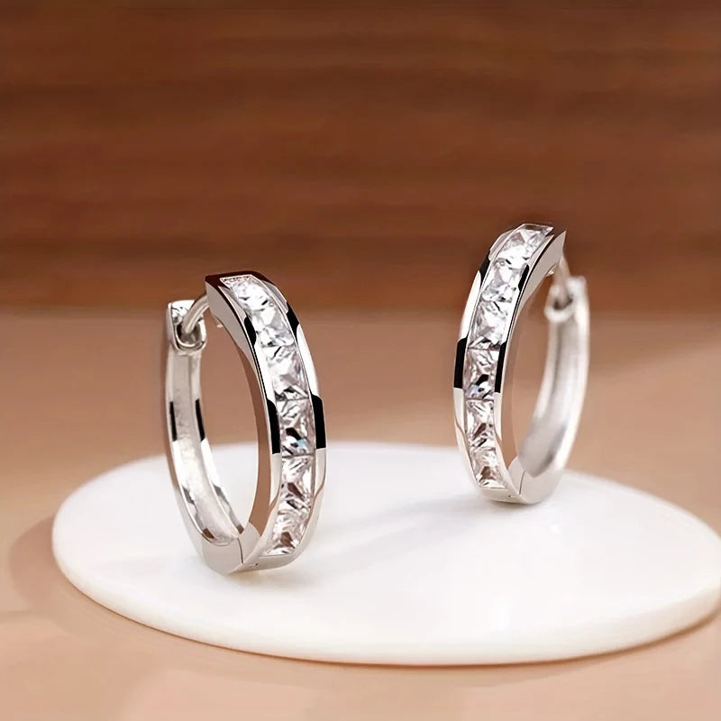 Aros Argolla con Circonias Cuadradas, Diseño Clásico y Elegante