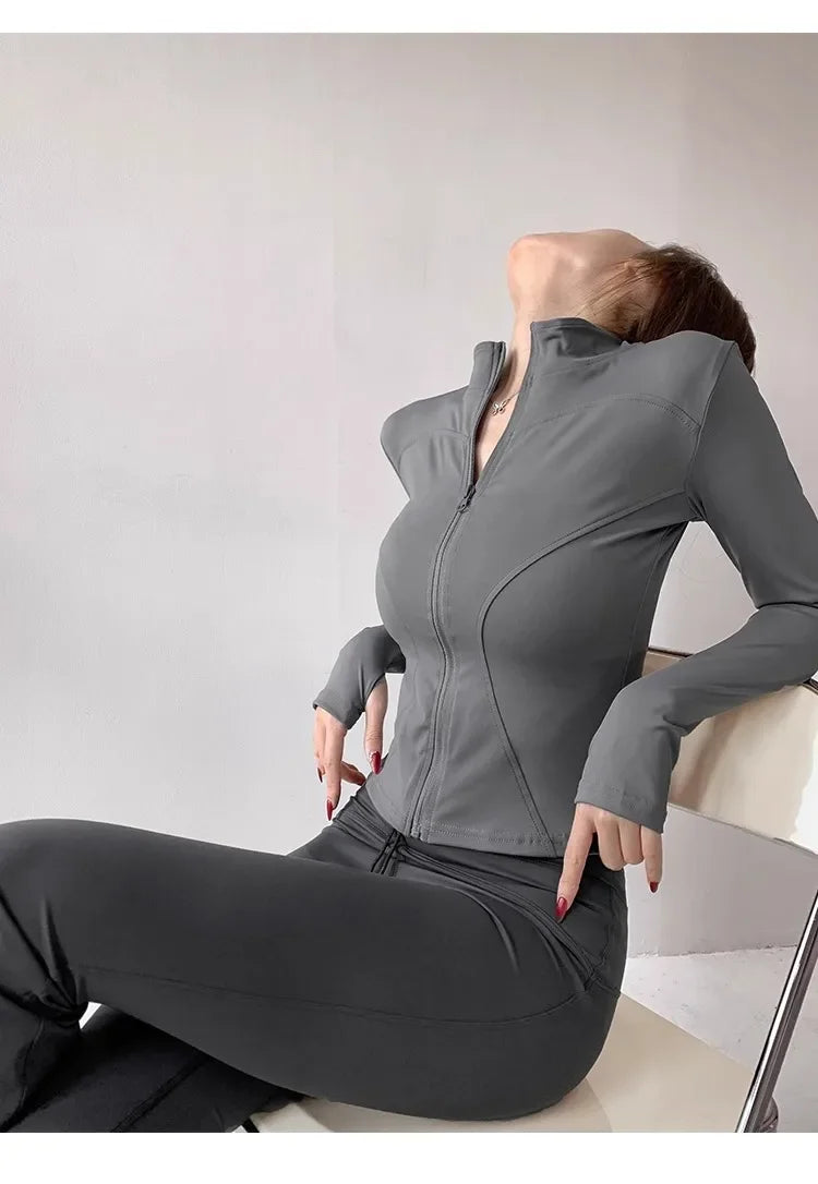Campera Deportiva Mujer Slim Fit con Cierre y Secado Rápido
