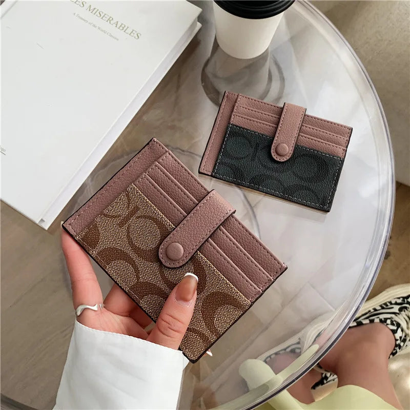 Tarjetero Mini de Mujer Monograma Ultra Fino con Aplique Tipo Sobre
