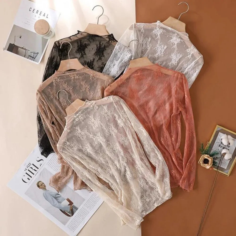 Remera de mujer transparente de encaje con manga larga