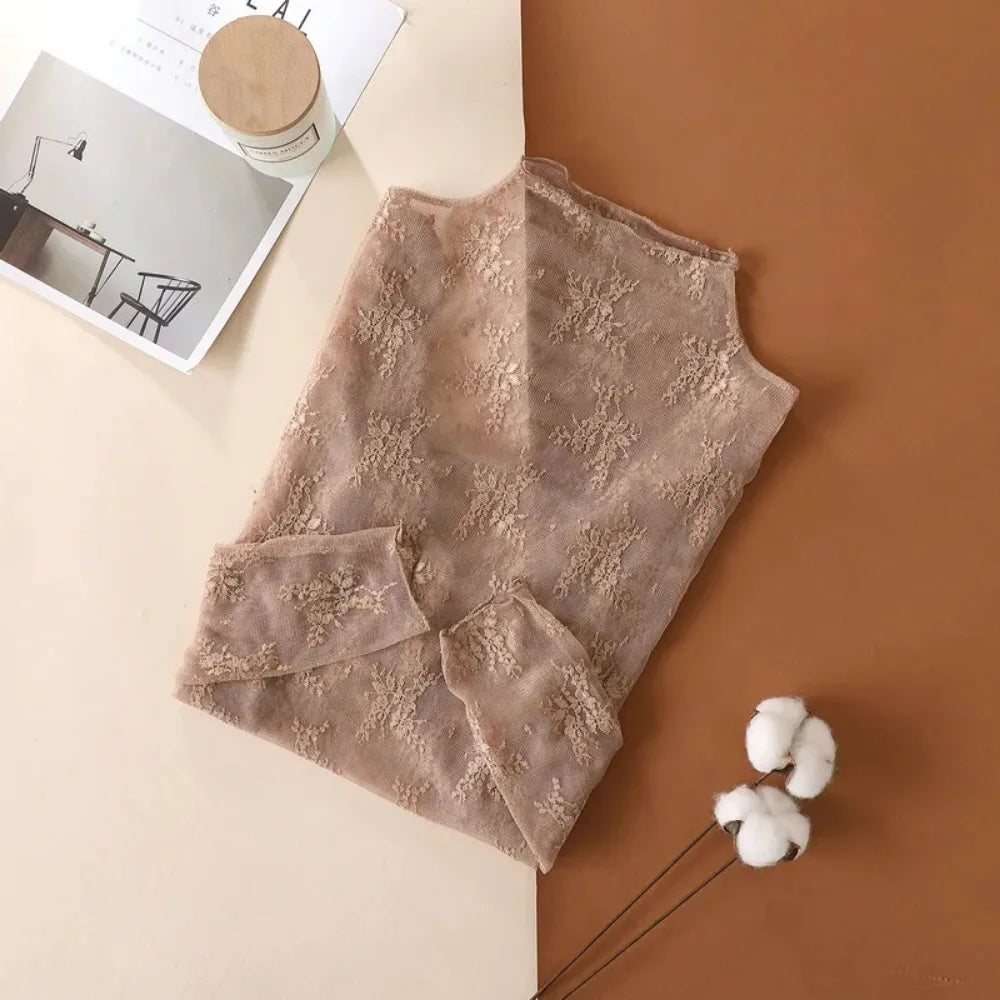 Remera de mujer transparente de encaje con manga larga