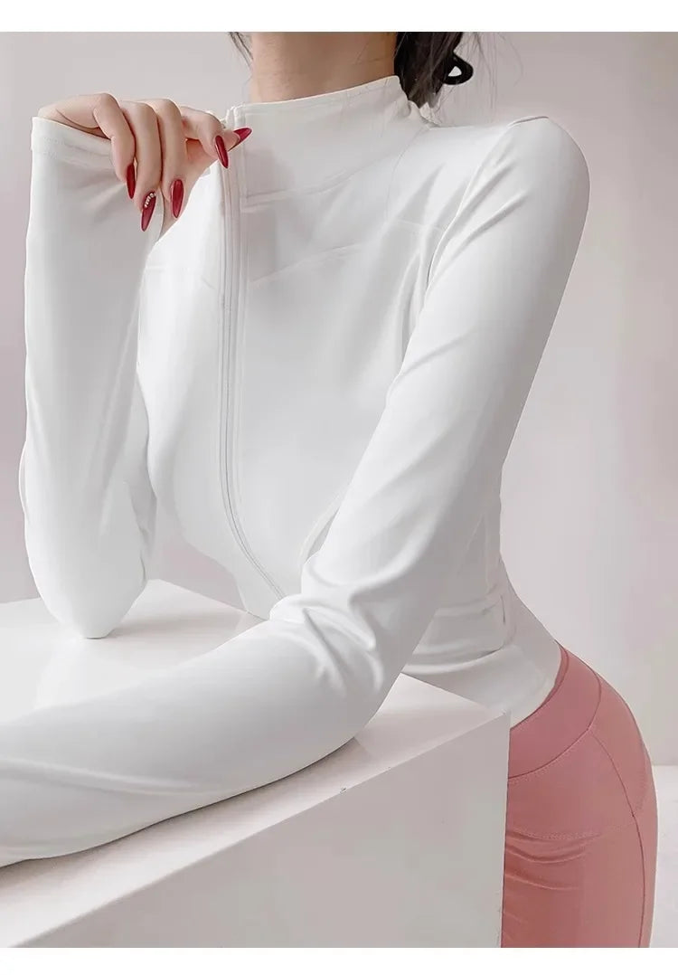 Campera Deportiva Mujer Slim Fit con Cierre y Secado Rápido