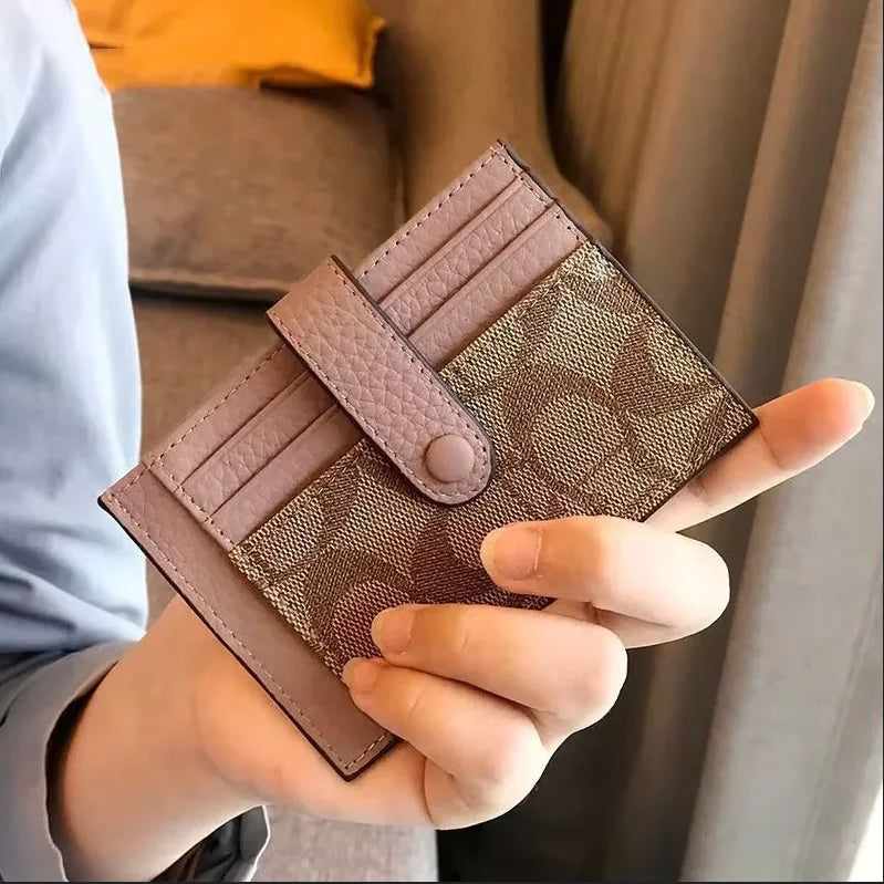 Tarjetero Mini de Mujer Monograma Ultra Fino con Aplique Tipo Sobre