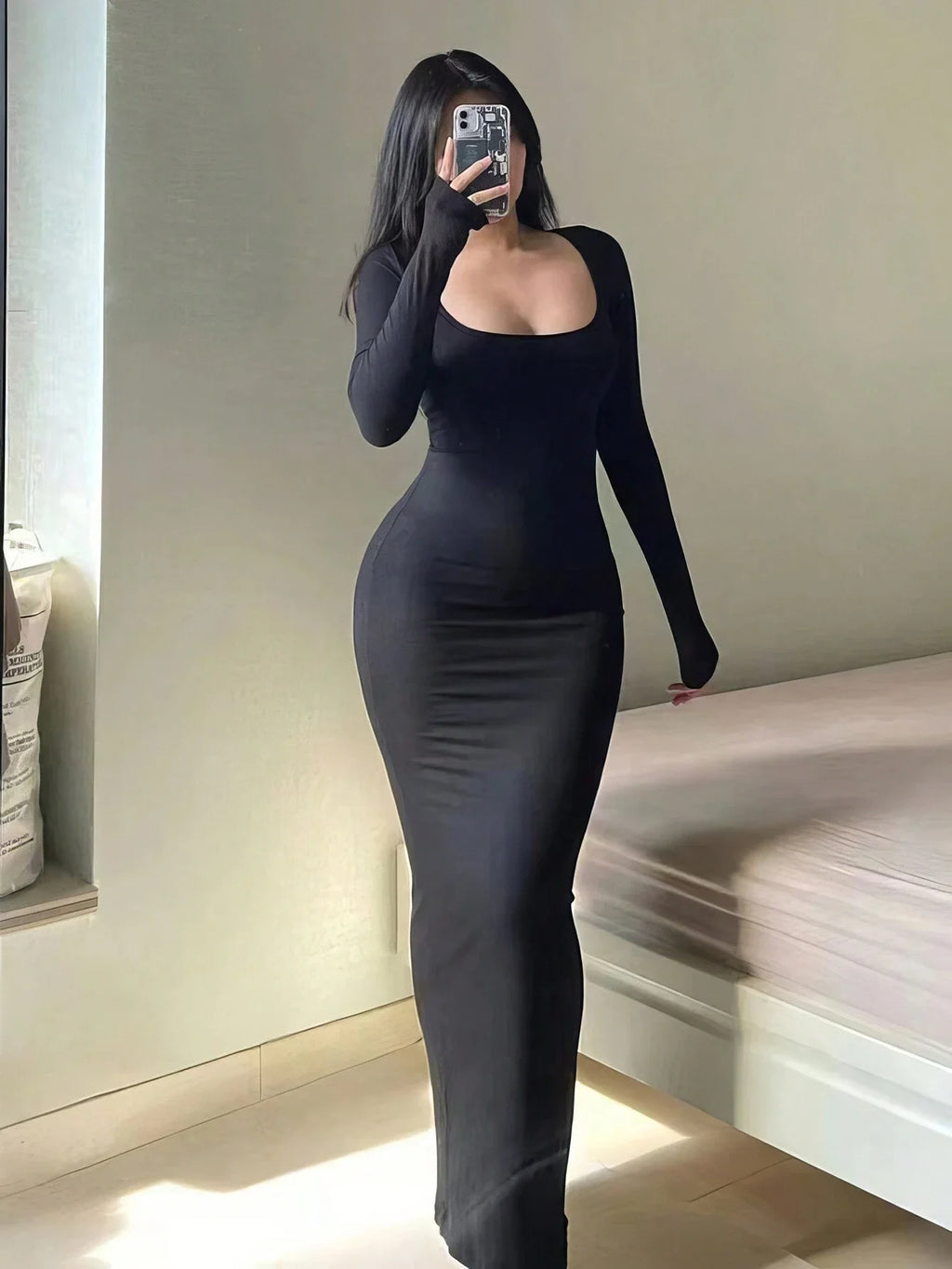 Vestido largo entallado de manga larga, cuello cuadrado básico minimalista