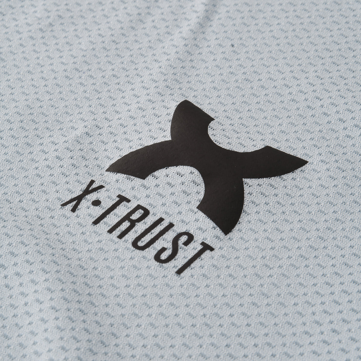 Remera logo X-trust Zurich Niño