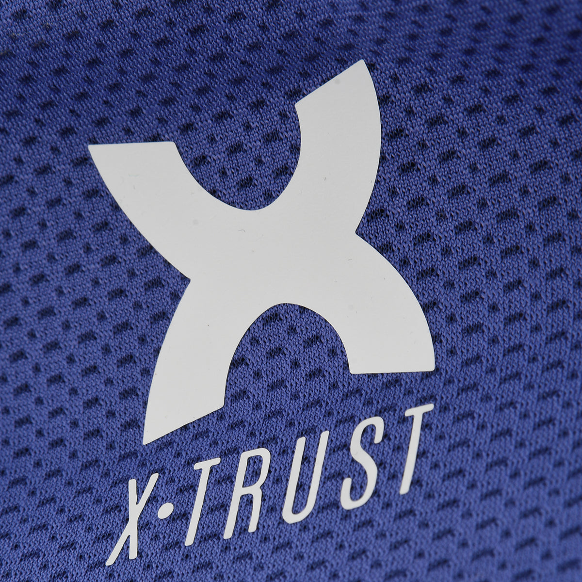 Remera logo X-trust Zurich Niño I
